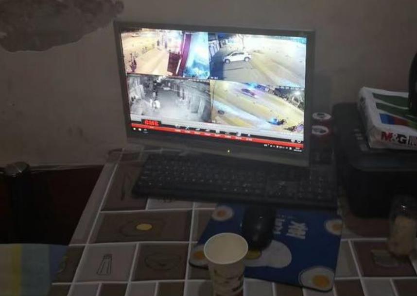 夫妻开店卖辣鸭头,后院在招嫖!组织严密,民警佯装嫖客上门,当场抓获6人!