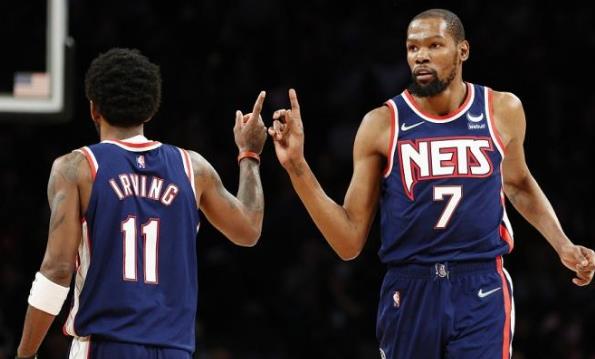 名记:杜兰特和欧文或还想一起打球 名记:杜兰特和欧文或还想一起打球