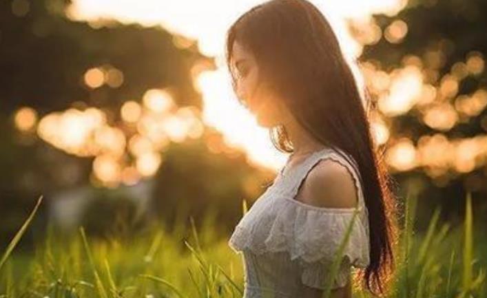 异性相处中,男人频繁做这几件事,说明已经爱上你了