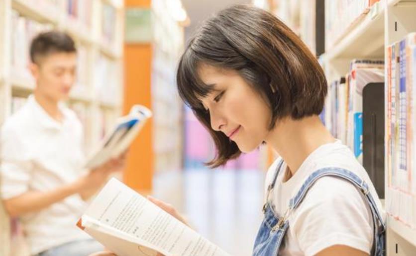 女人频繁说这些话,其实是在暗示你:她喜欢上别人了