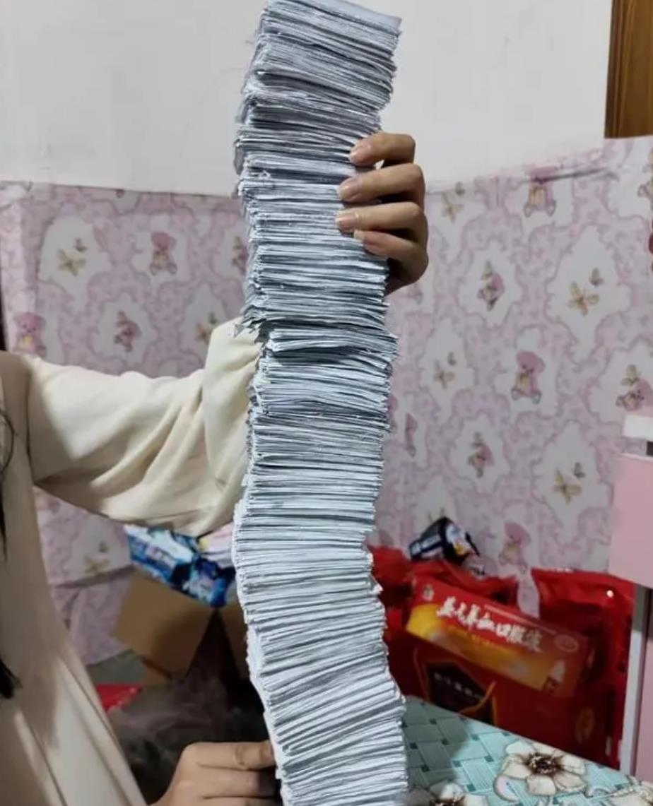 女生月工资8千只花15:存200万退休 女生月工资8千只花15:存200万退休