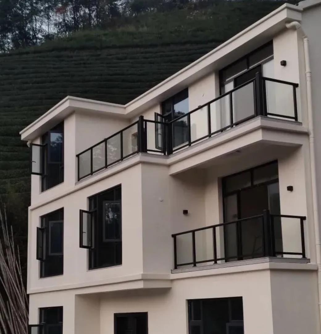 33岁妈妈砸300万回农村盖别墅养老