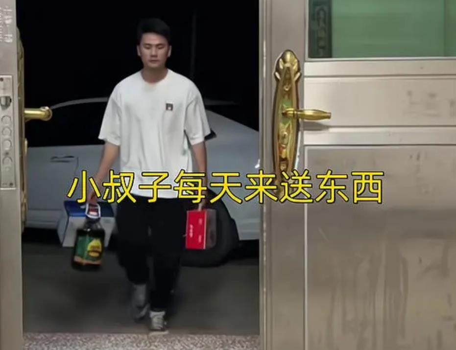 女子晒老公打工常年不在家,小叔子送东西避嫌从不进屋:懂得分寸