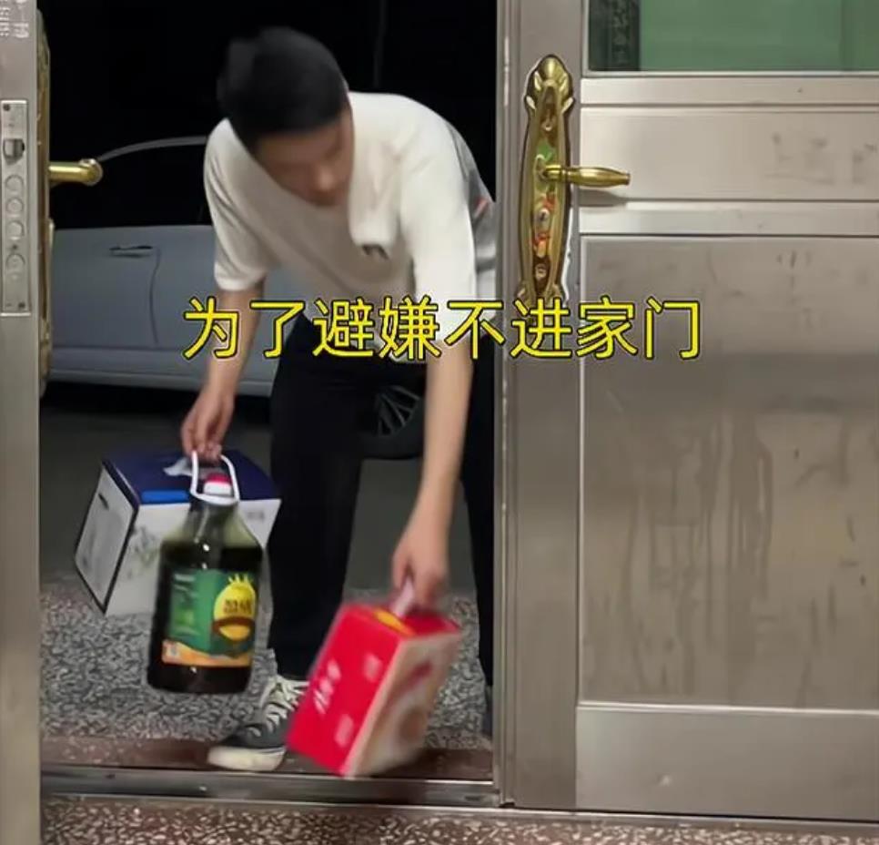 女子晒老公打工常年不在家,小叔子送东西避嫌从不进屋:懂得分寸