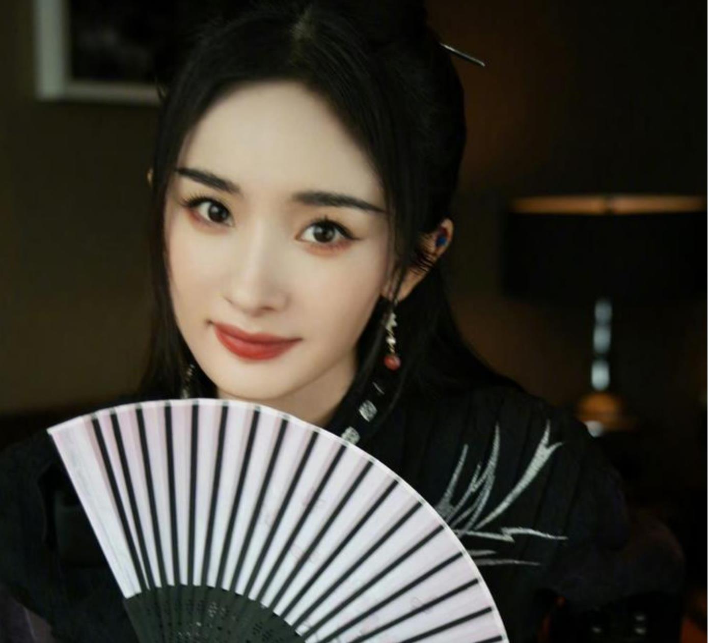 杨幂这套图用在今天太合适了